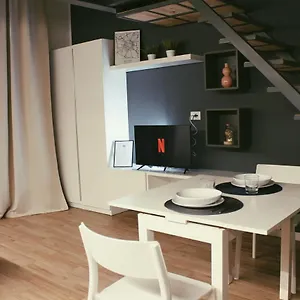 Yr - Studi Milão